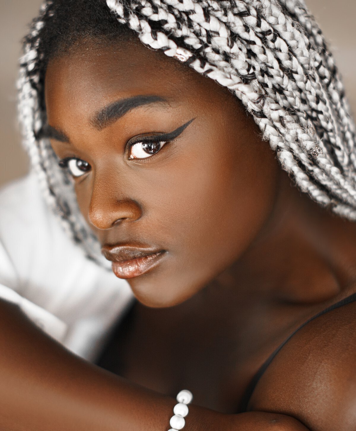 St. Louis Hydrafacial model wearing makeup
